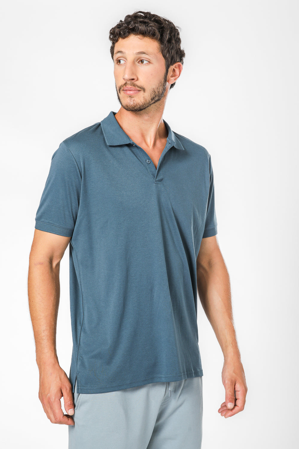 חולצת פולו קצרה