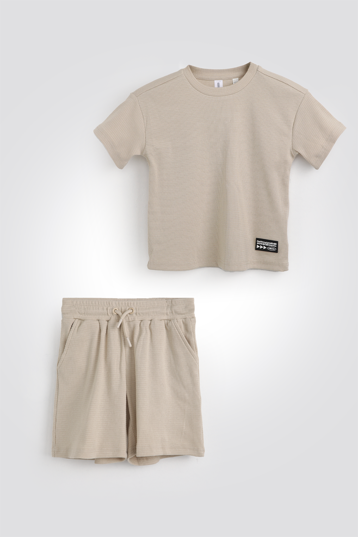 סט קצר לילדים בצבע בז'