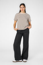 חולצה קצרה צווארון עגול