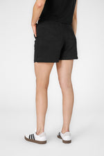 מכנסיים קצרים 