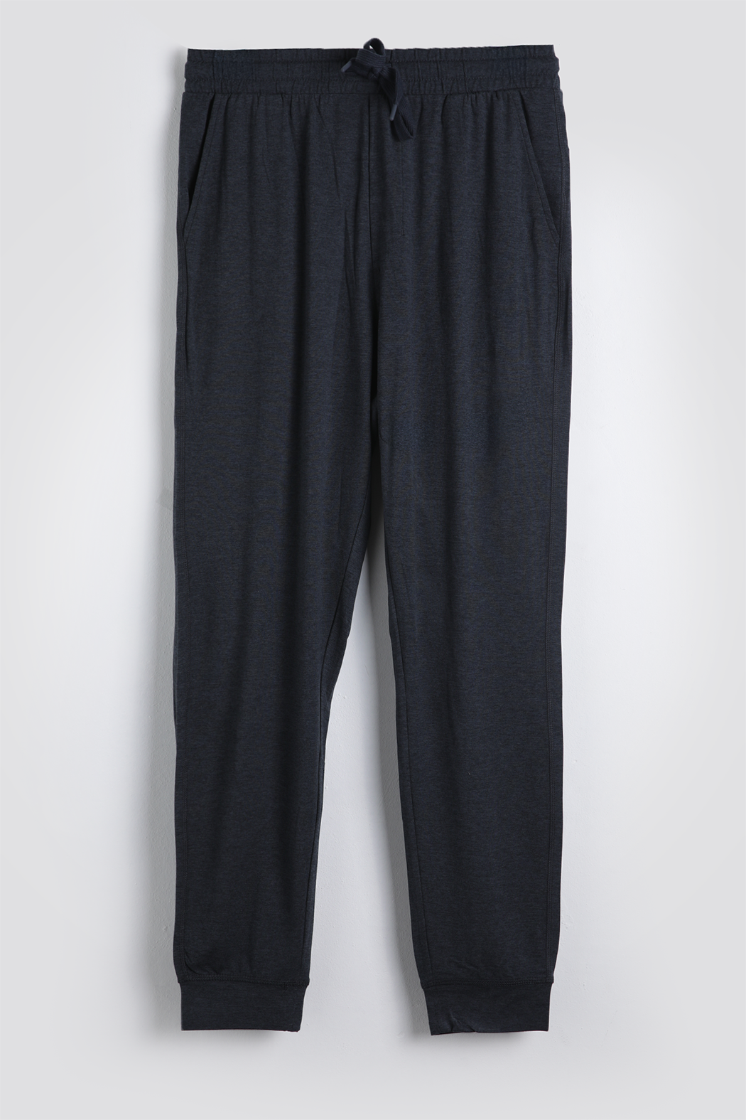 מכנסי טרנינג דקים עם כיס אחורי | דלתא 