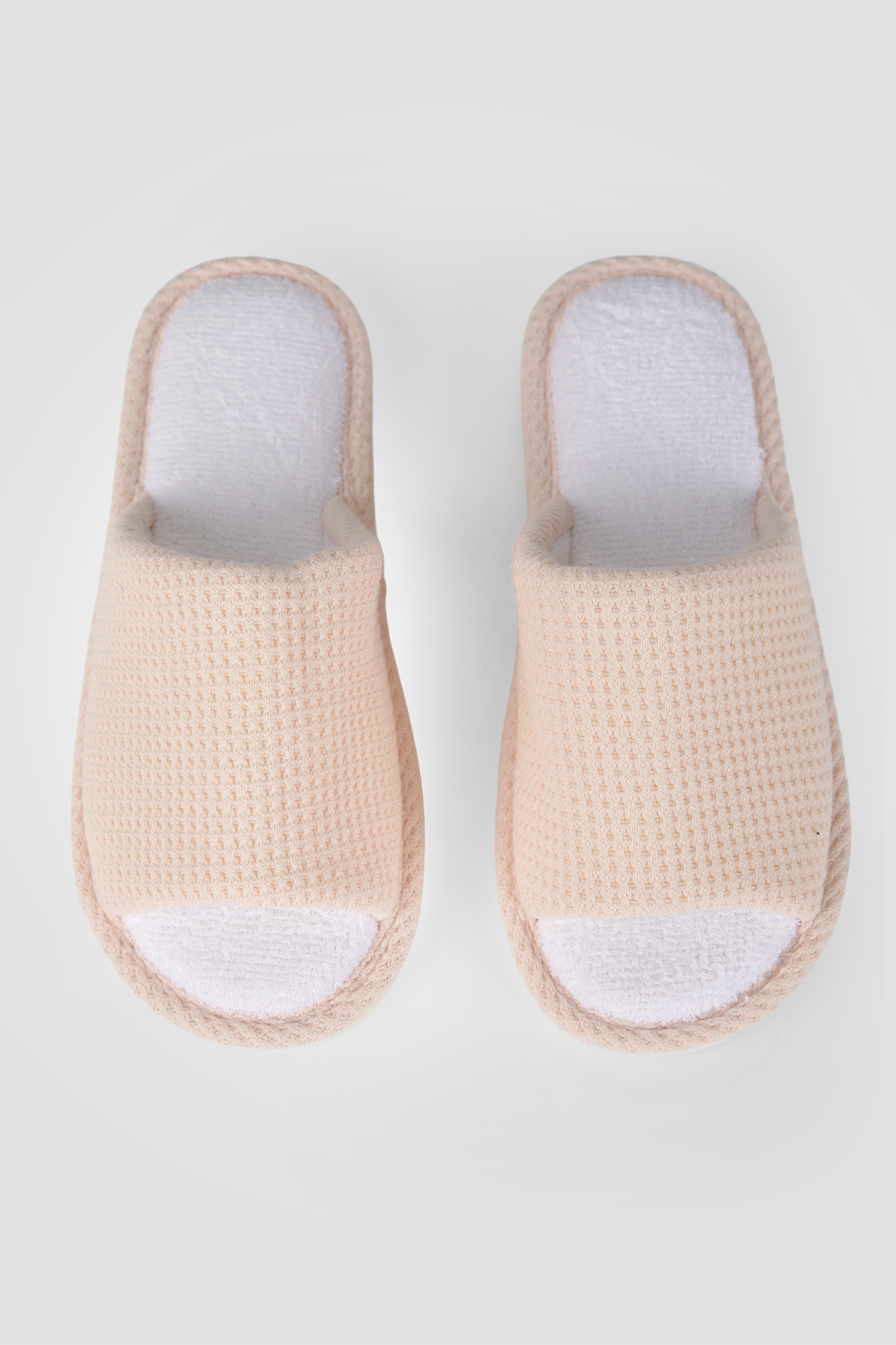 כפכפי בית עם טקסטורת וופל