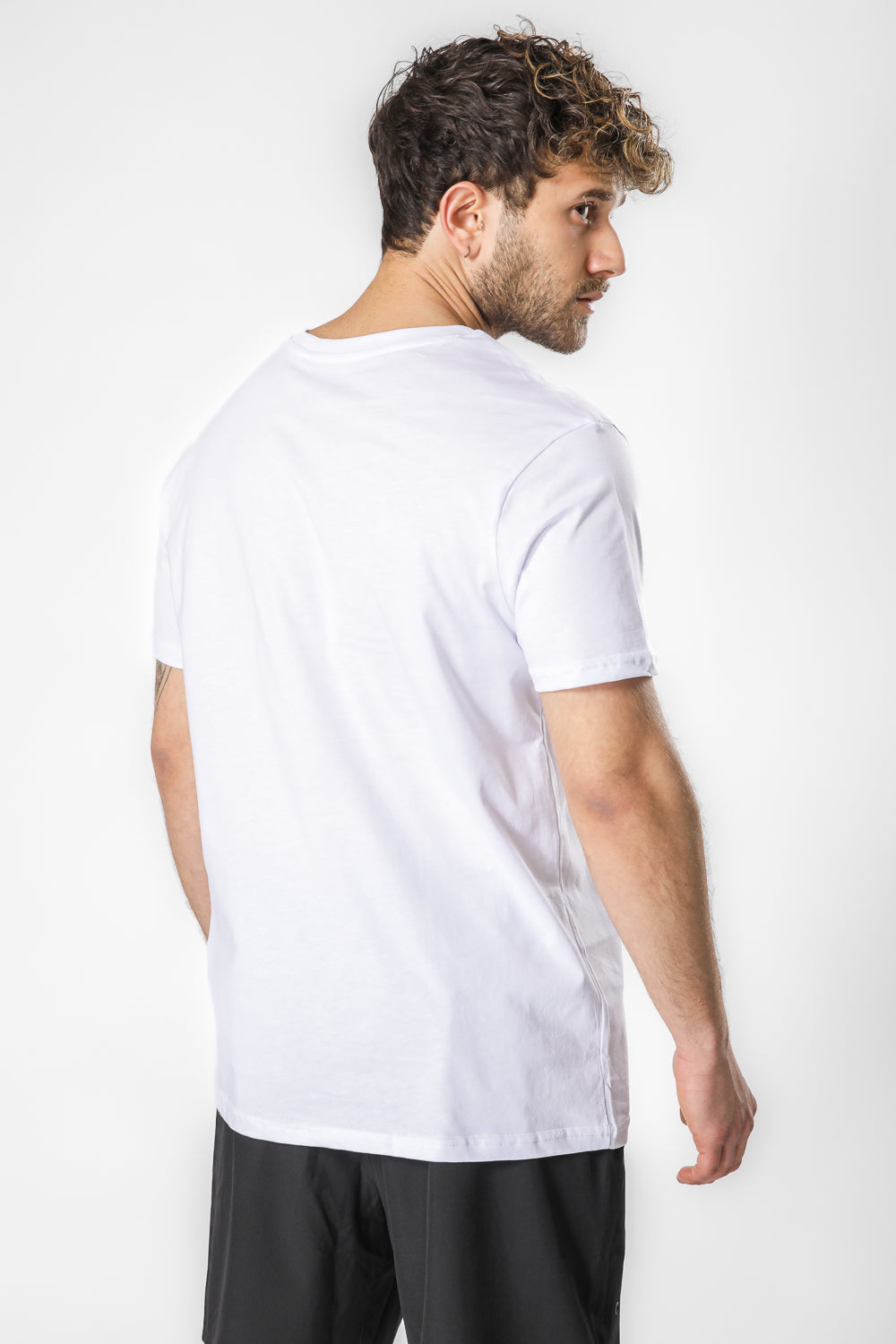 זוג חולצות V NECK לגבר