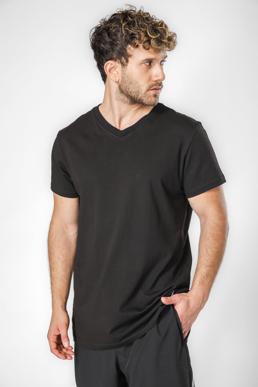 זוג חולצות V NECK לגבר