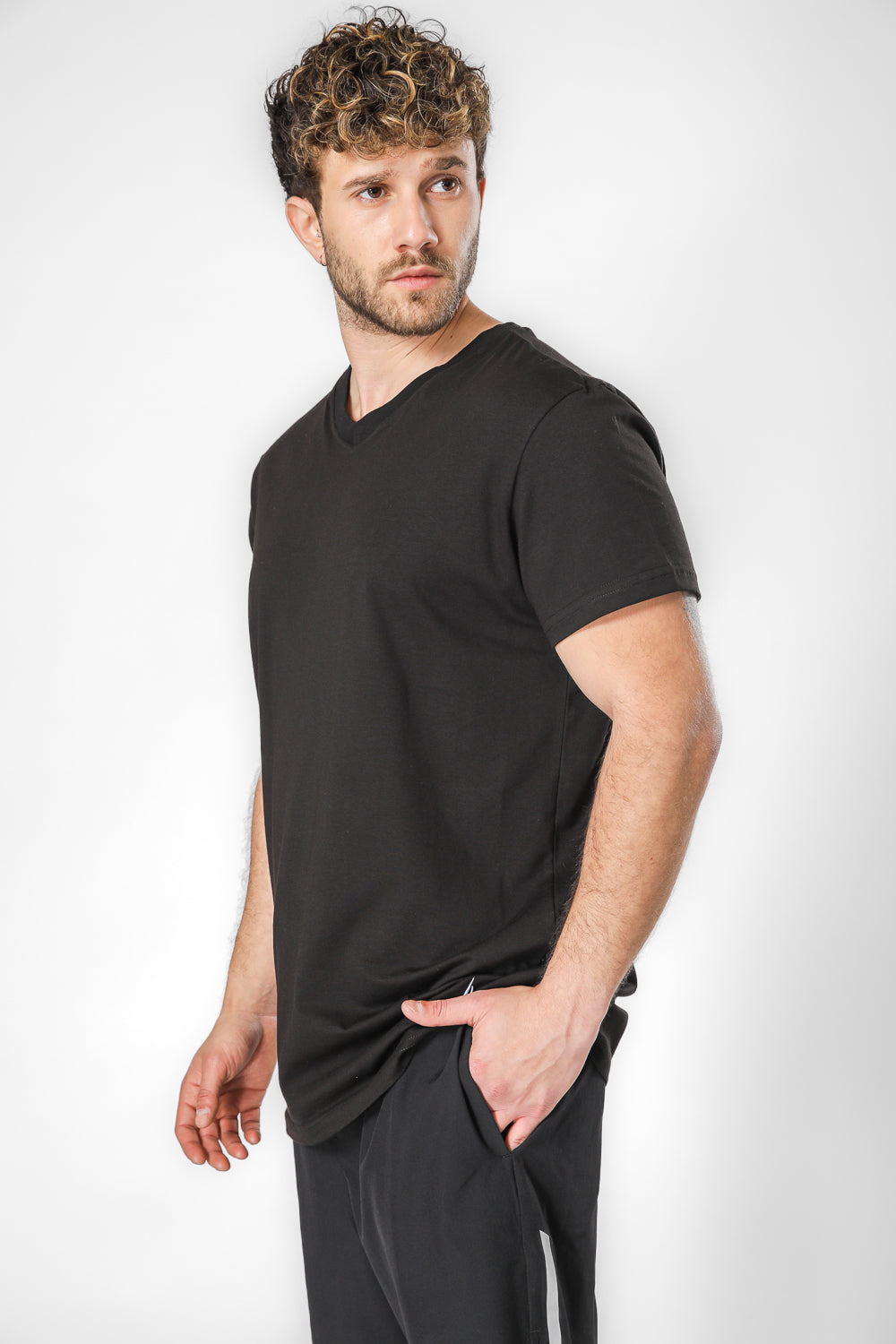 זוג חולצות V NECK לגבר