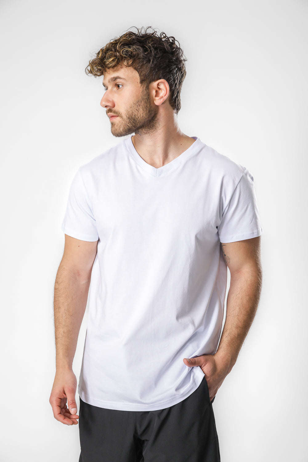 זוג חולצות V NECK לגבר