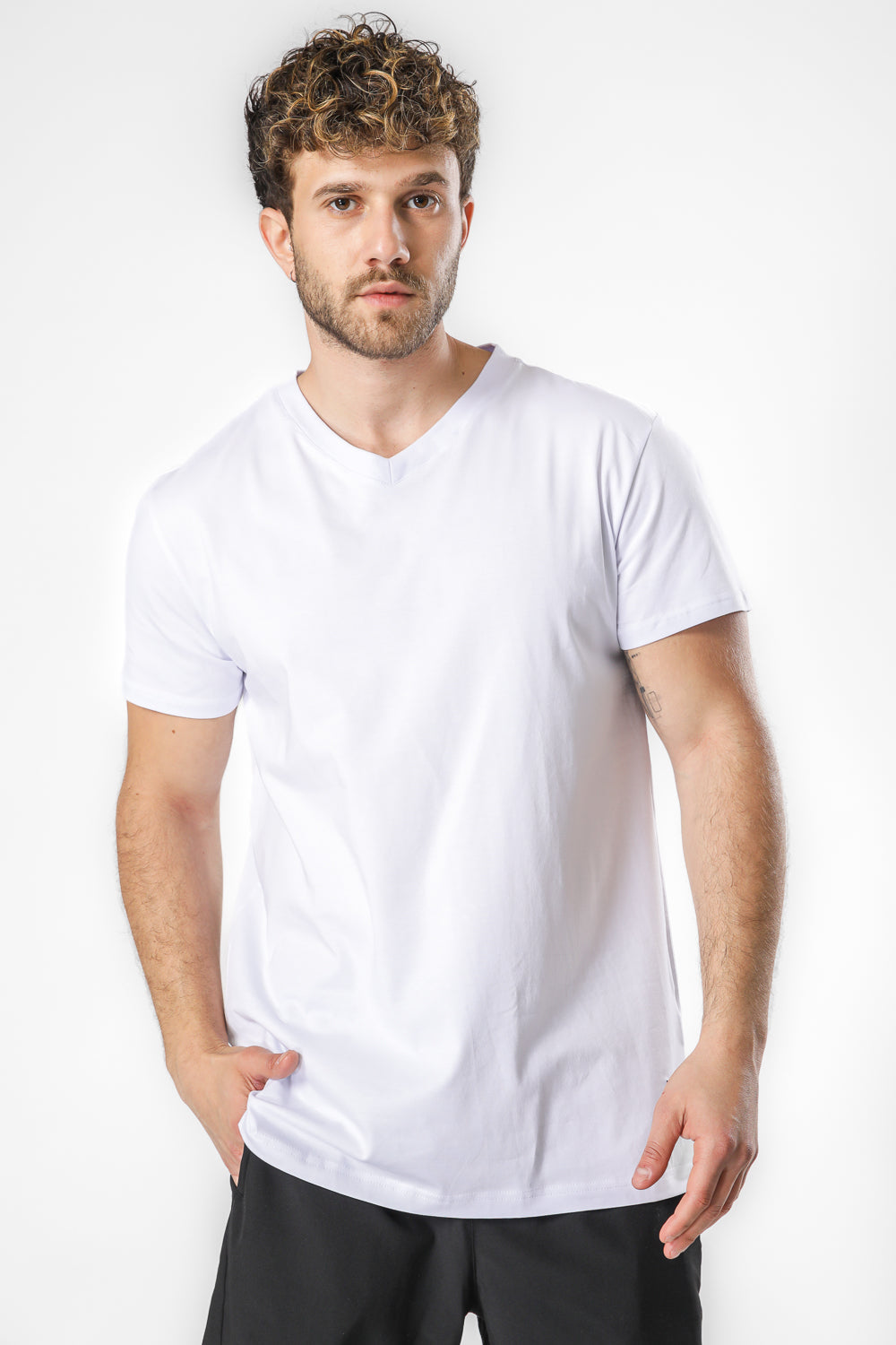 זוג חולצות V NECK לגבר