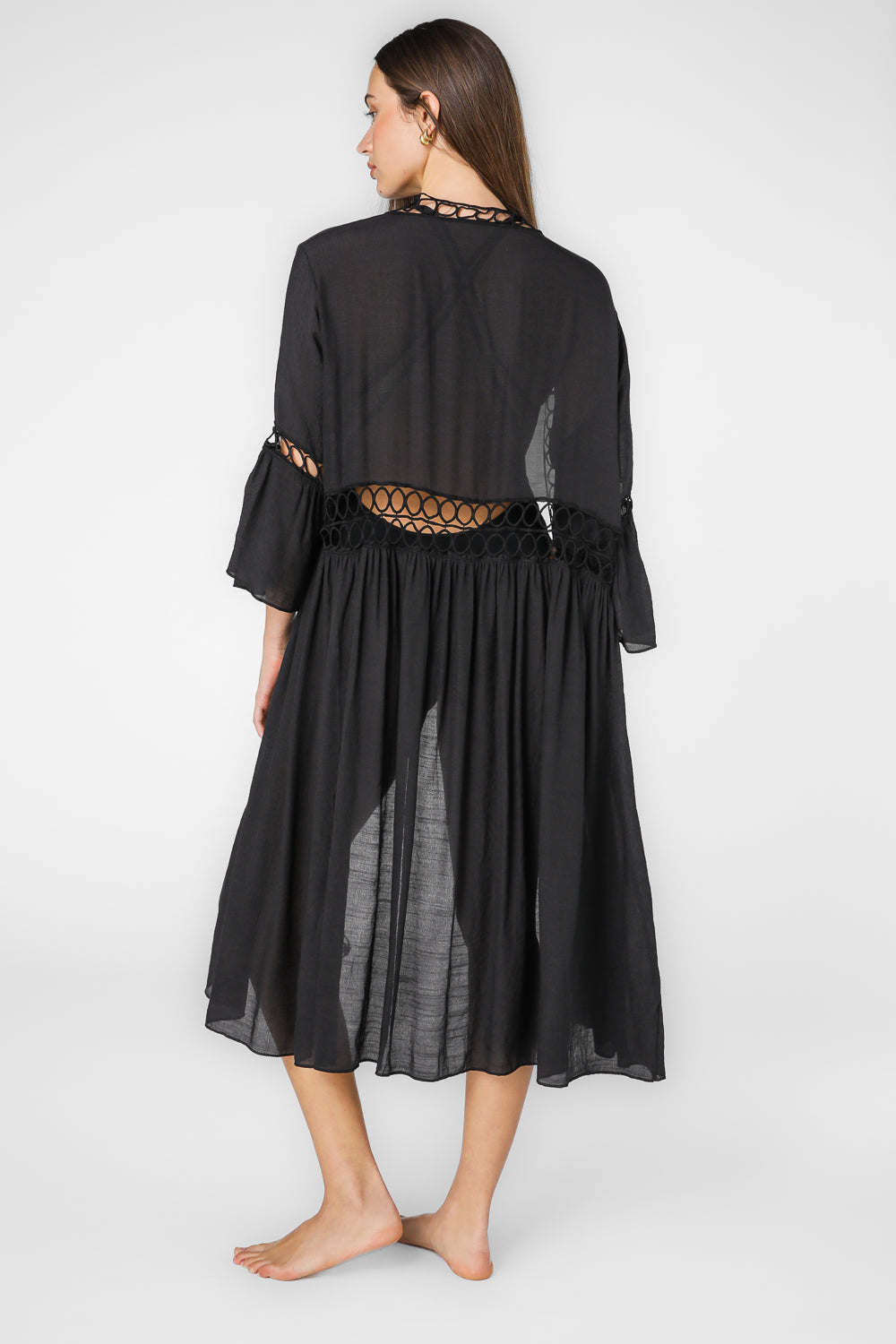 עליונית חוף לנשים בצבע שחור 
