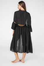 עליונית חוף לנשים בצבע שחור 
