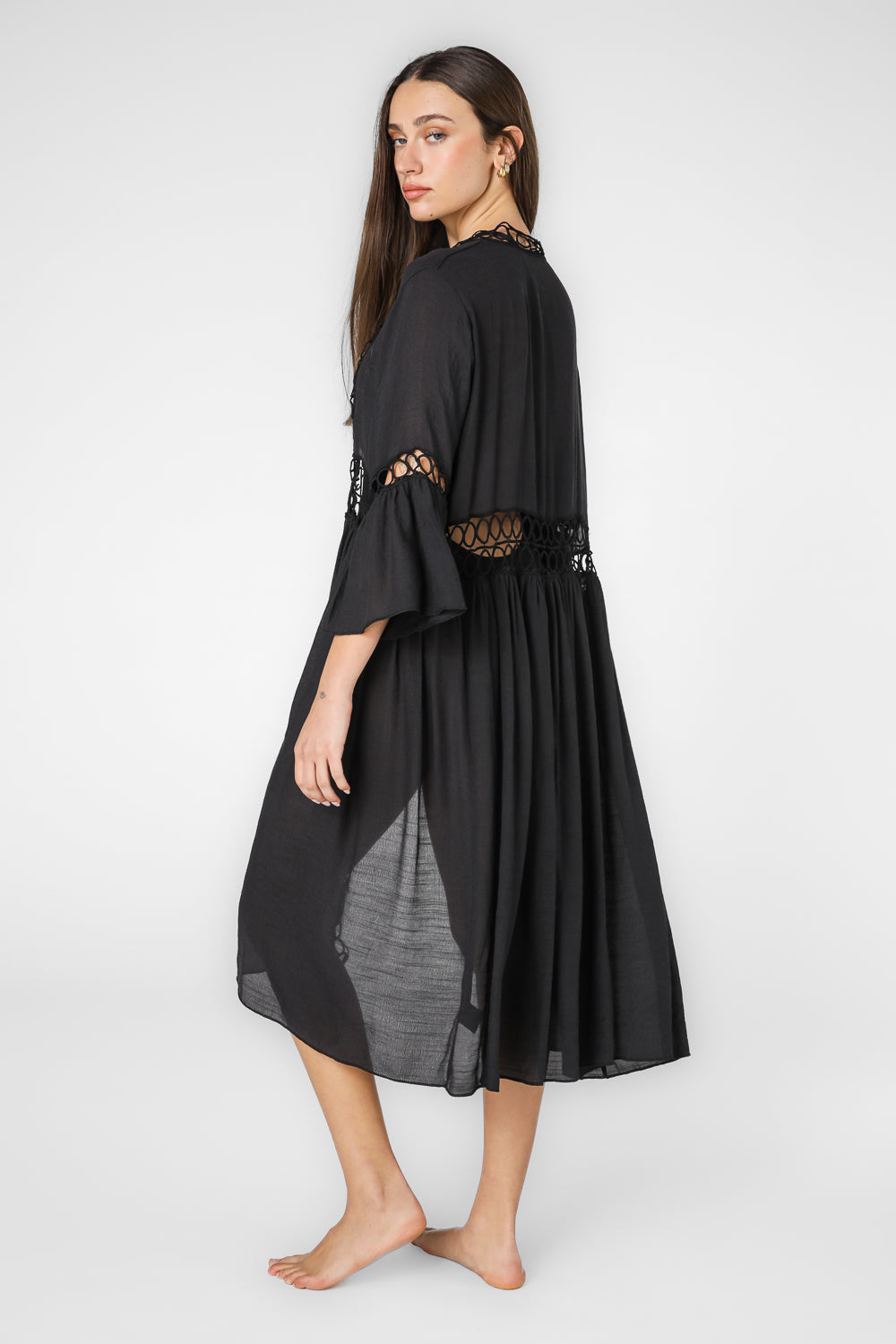 עליונית חוף לנשים בצבע שחור 
