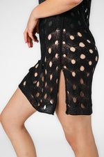 שמלת חוף סרוגה לנשים בצבע שחור 