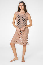 שמלת חוף סרוגה לנשים בצבע בז'