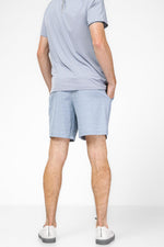 מכנסי ריצה קצרים לגבר בצבע תכלת - MASHBIR//365