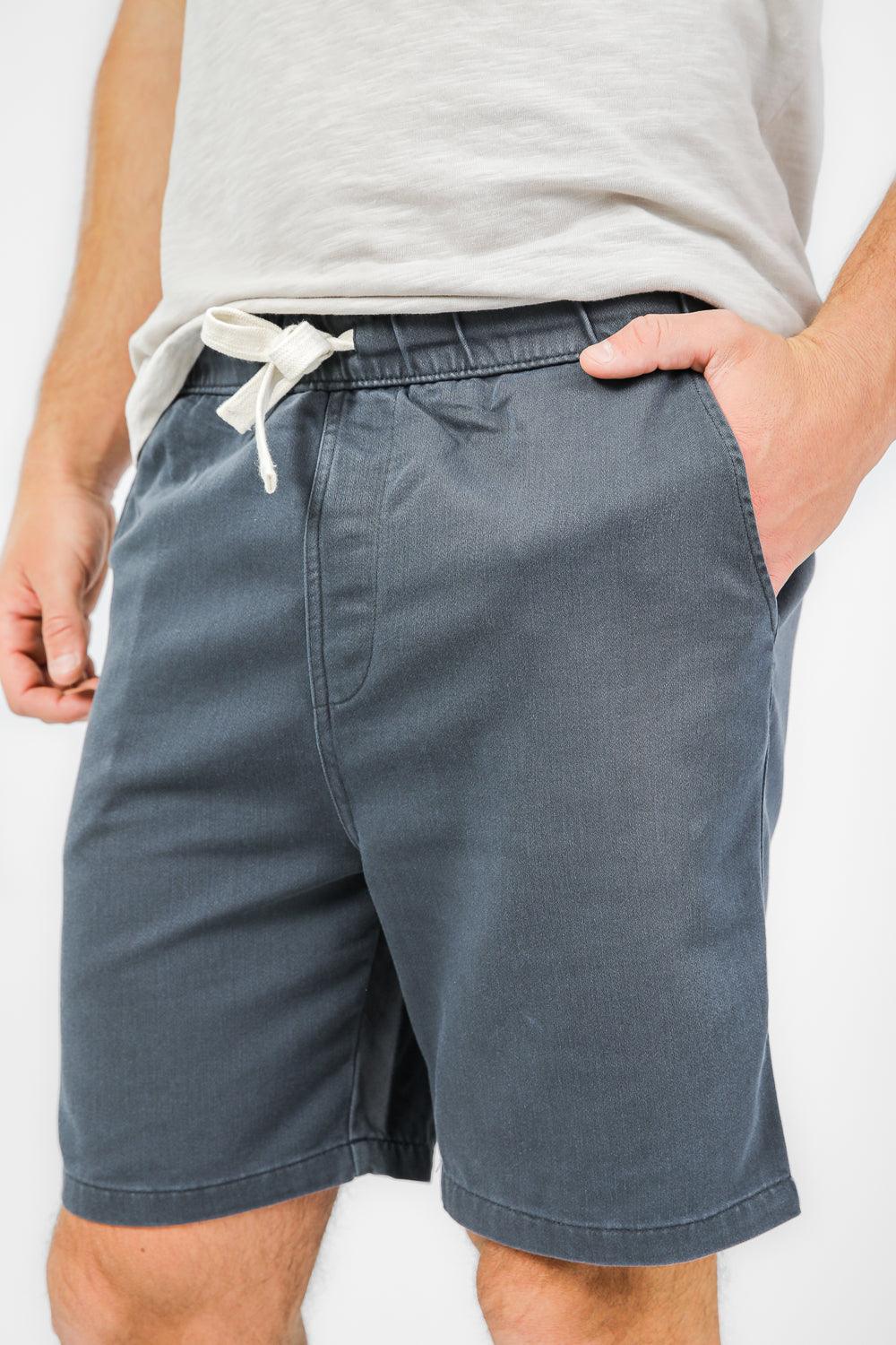 מכנסיים קצרים לגבר בצבע נייבי - MASHBIR//365