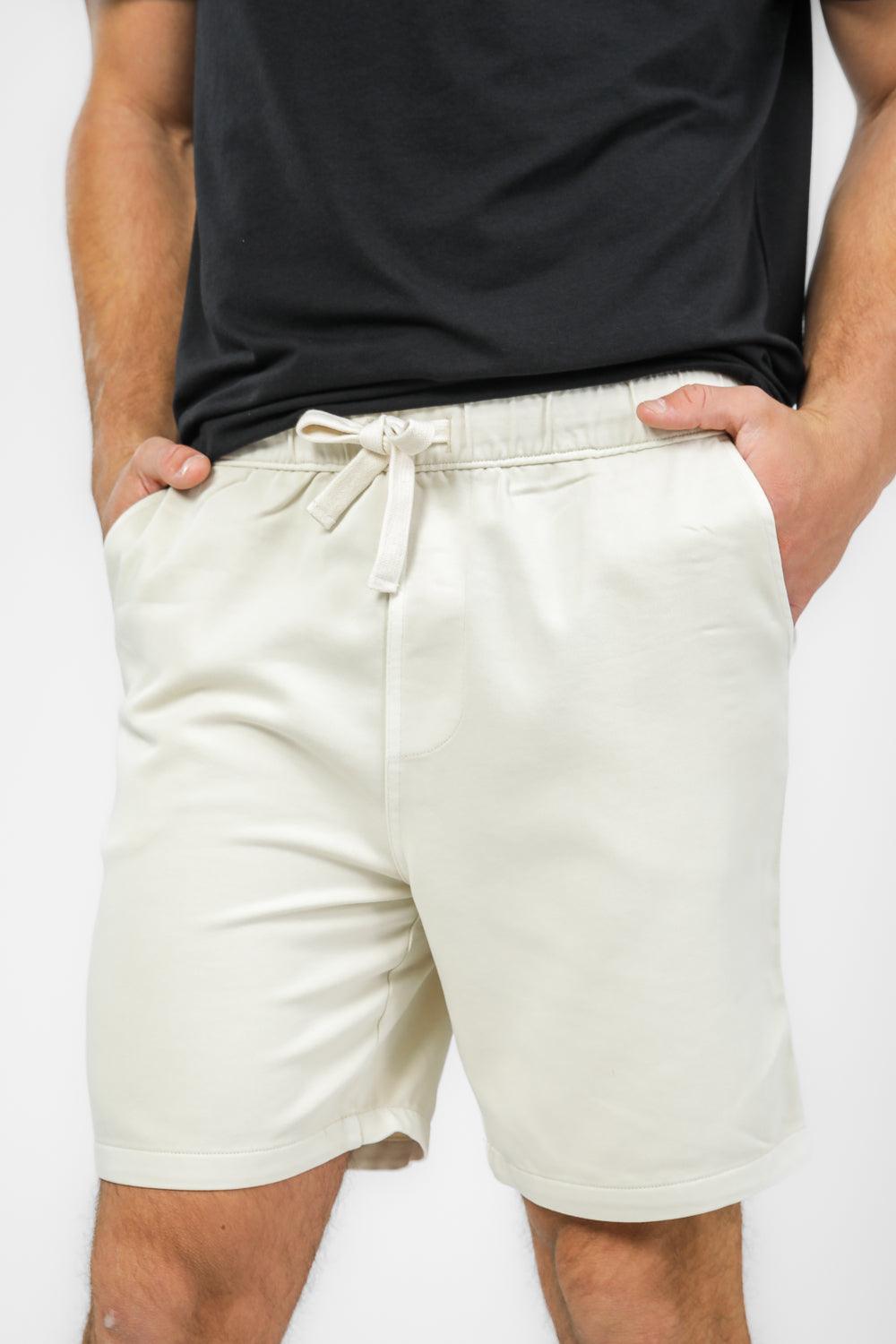 מכנסיים קצרים לגבר בצבע חאקי - MASHBIR//365