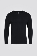 חולצה תרמית צווארון וי - SLIM FIT בצבע שחור