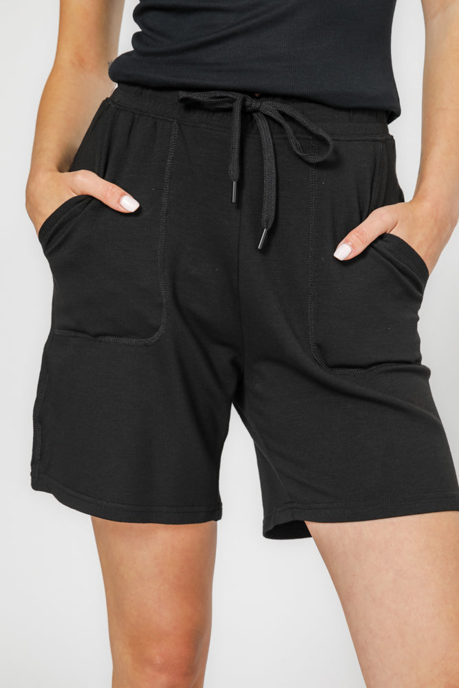 מכנסיים קצרים לנשים חלק קידמי