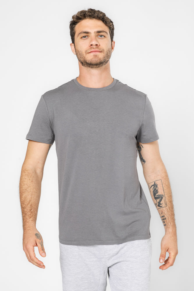 טישירט בצבע אפור