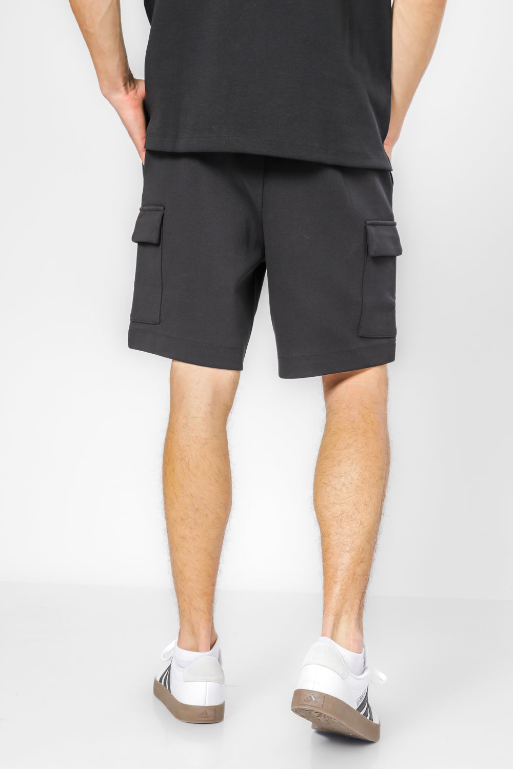 מכנסי דגמח קצרים בצבע שחור