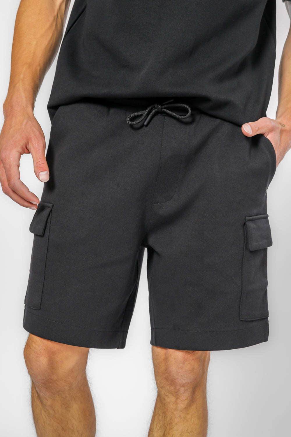 מכנסי דגמח קצרים בצבע שחור