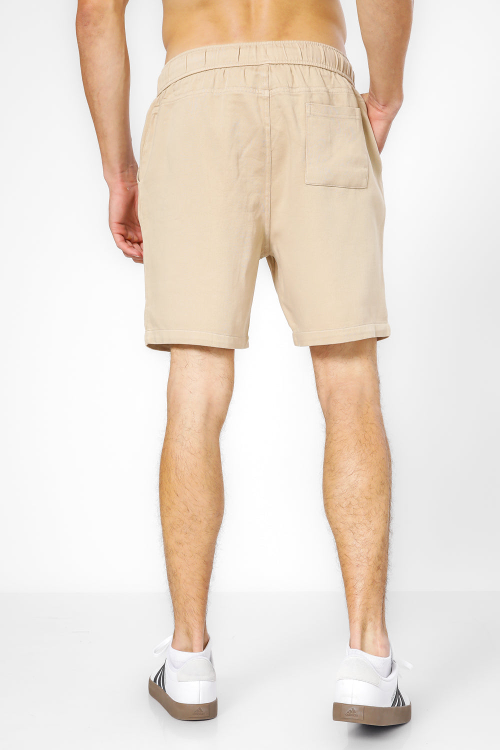 מכנסיים קצרים לגברים בצבע בז'