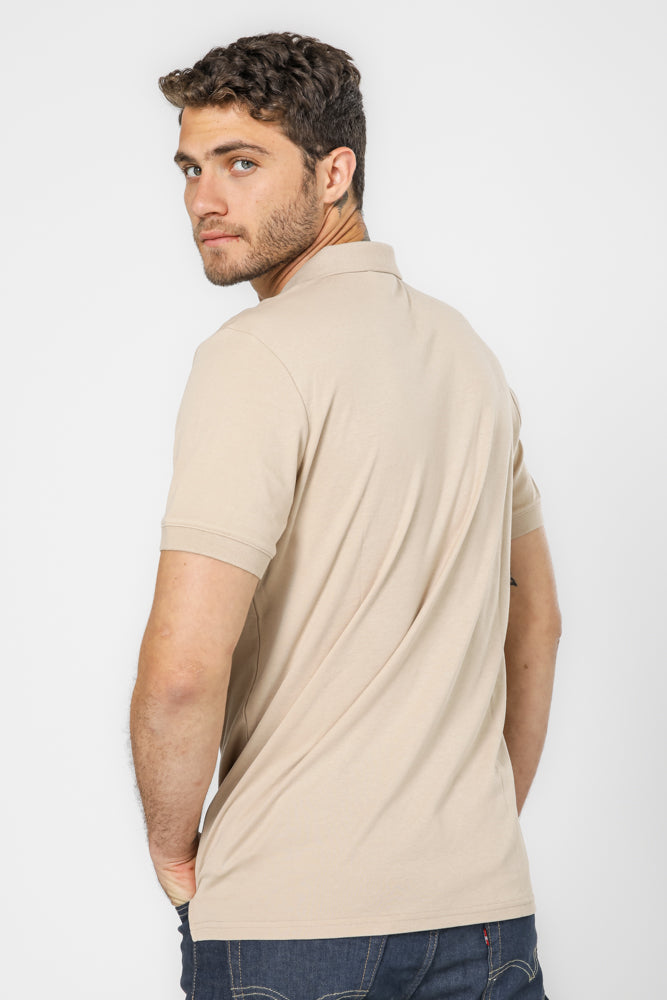 חולצת פולו בצבע חאקי