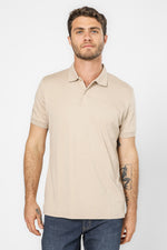 חולצת פולו בצבע חאקי