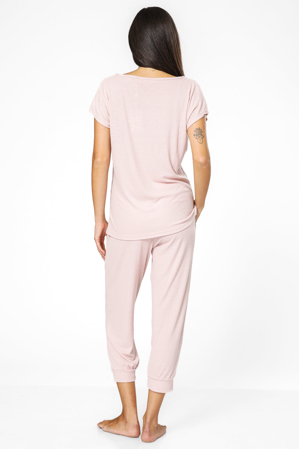 סט פיג'מה 3/4 בגימור תחרה בצבע ורוד