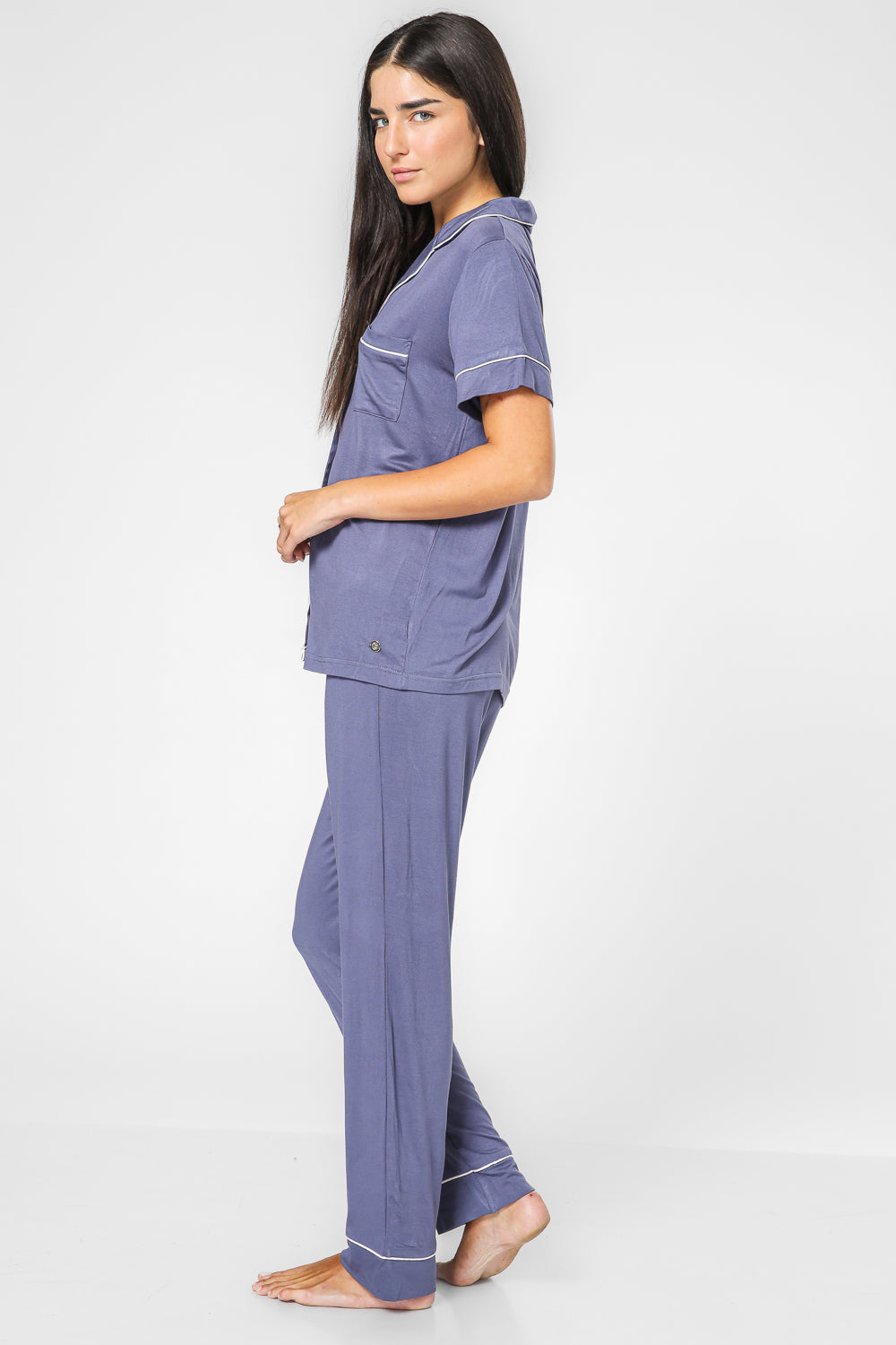 פיג'מה מכופתרת סגולה לנשים