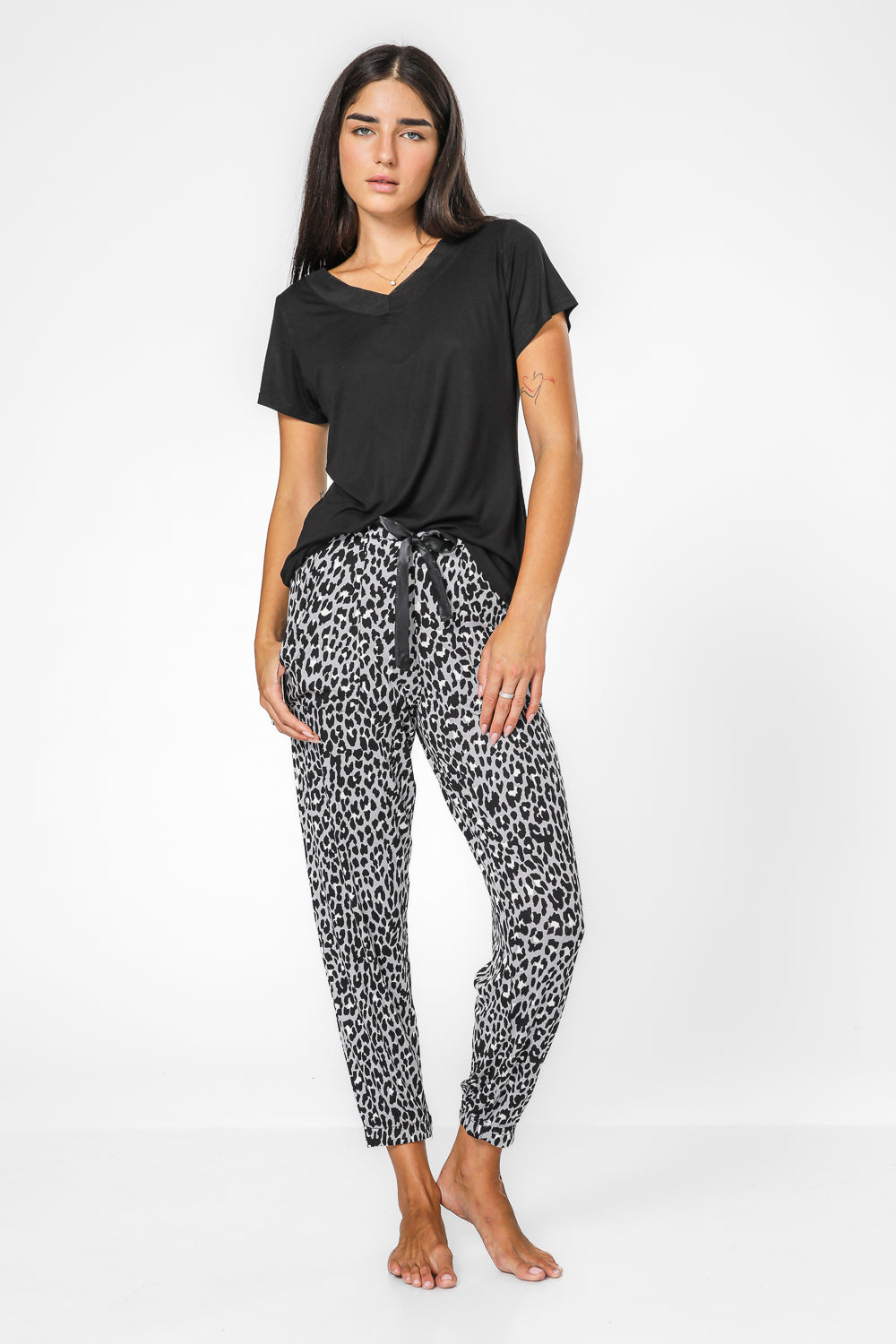 פיג'מה ארוכה מנומרת אפורה