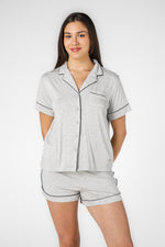 סט פיג'מה קצרה מכופתרת קלאסית