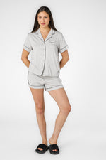 סט פיג'מה קצרה מכופתרת קלאסית