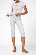 סט פיג'מה 3/4 בהדפס דקלים בצבע אפור - MASHBIR//365