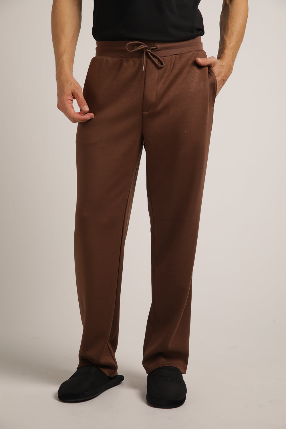 מכנסי טרנינג בגזרה ישרה | קנת קול