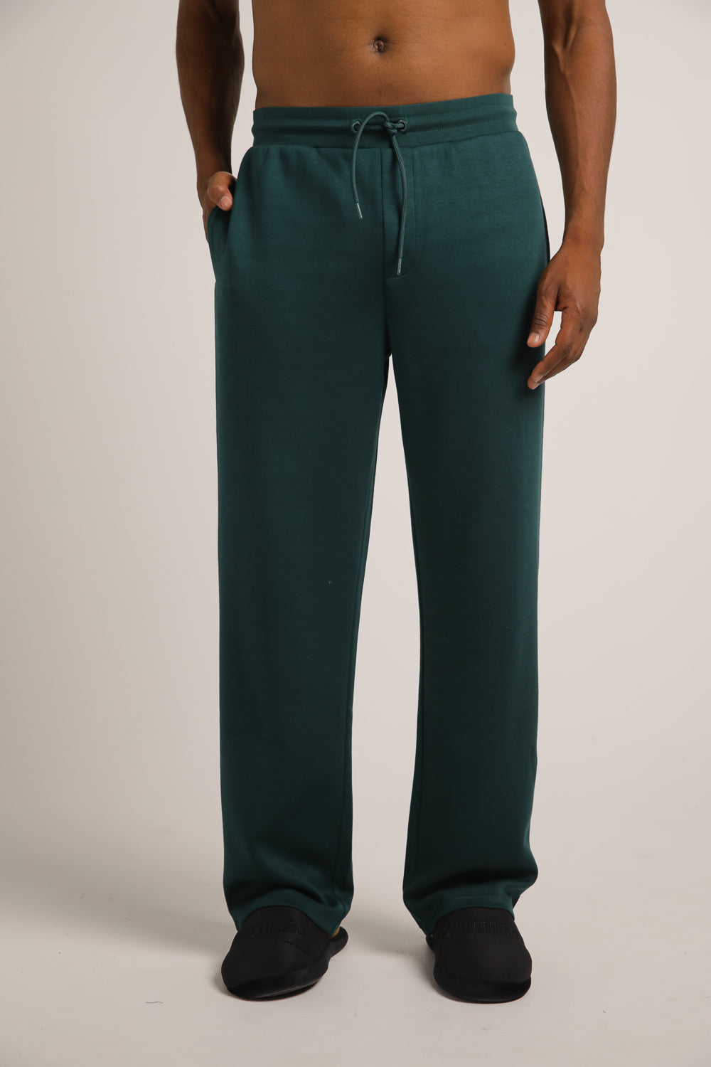 מכנסי טרנינג בגזרה ישרה | קנת קול