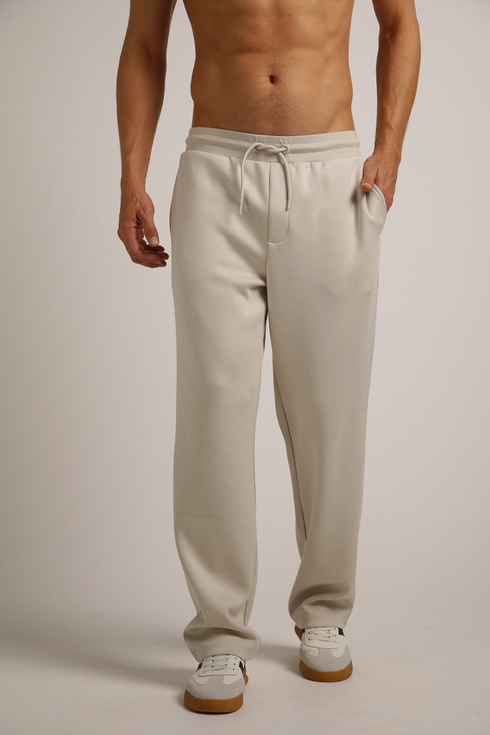 מכנסי טרנינג בגזרה ישרה | קנת קול