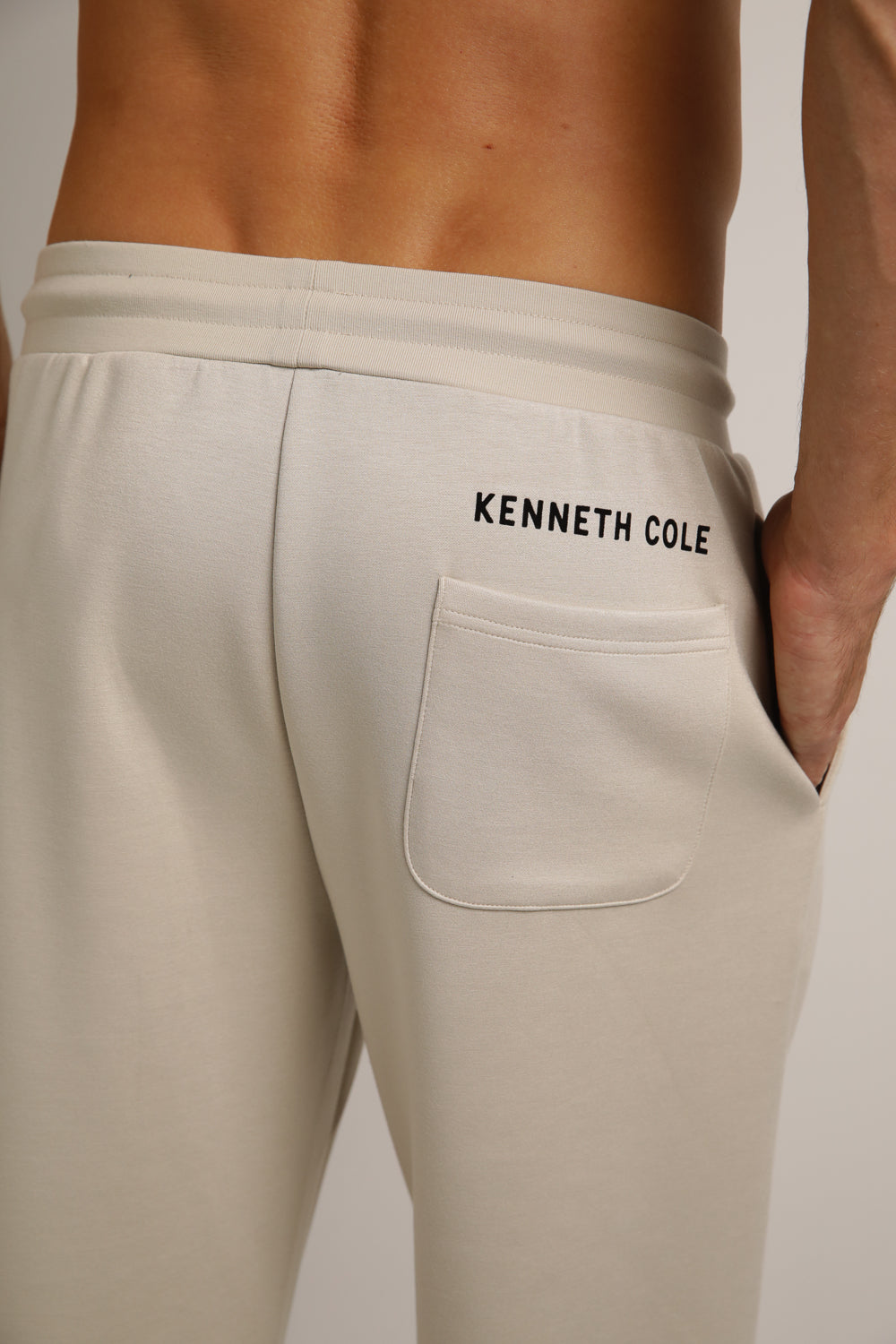 מכנסי טרנינג בגזרה ישרה | קנת קול