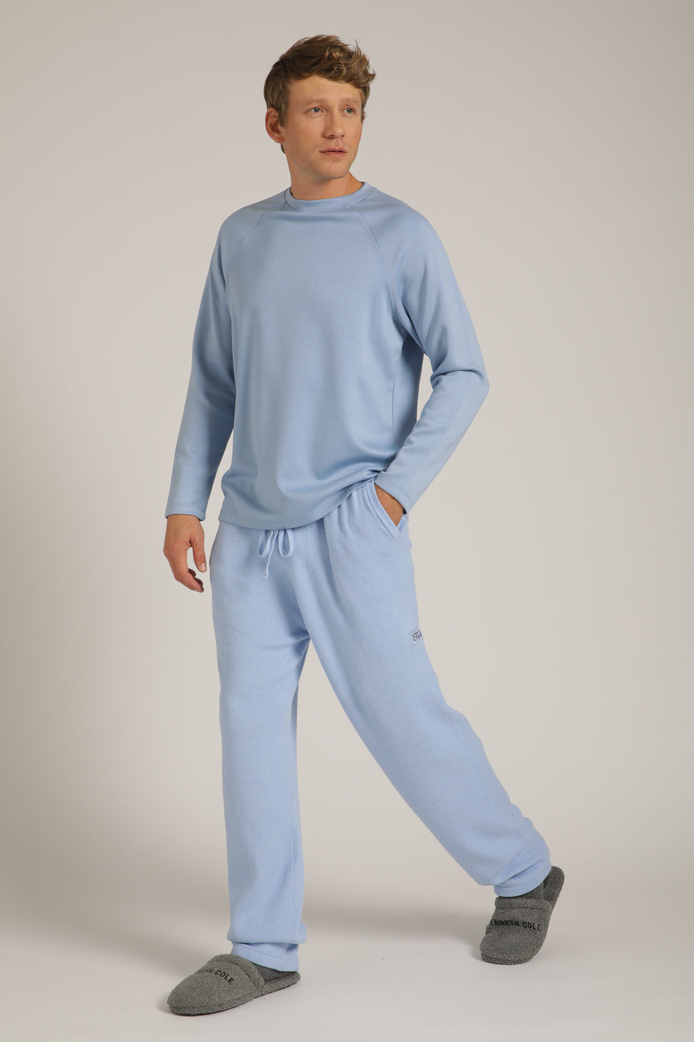 טישירט רגלן ארוכה עם לוגו בגב | קנת קול