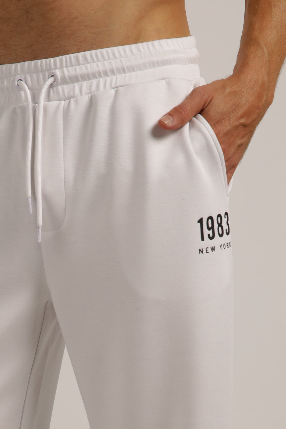 מכנסי טרנינג עם סיומת גומי | קנת קול