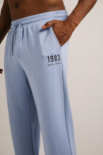 מכנסי טרנינג עם סיומת צרה | קנת קול