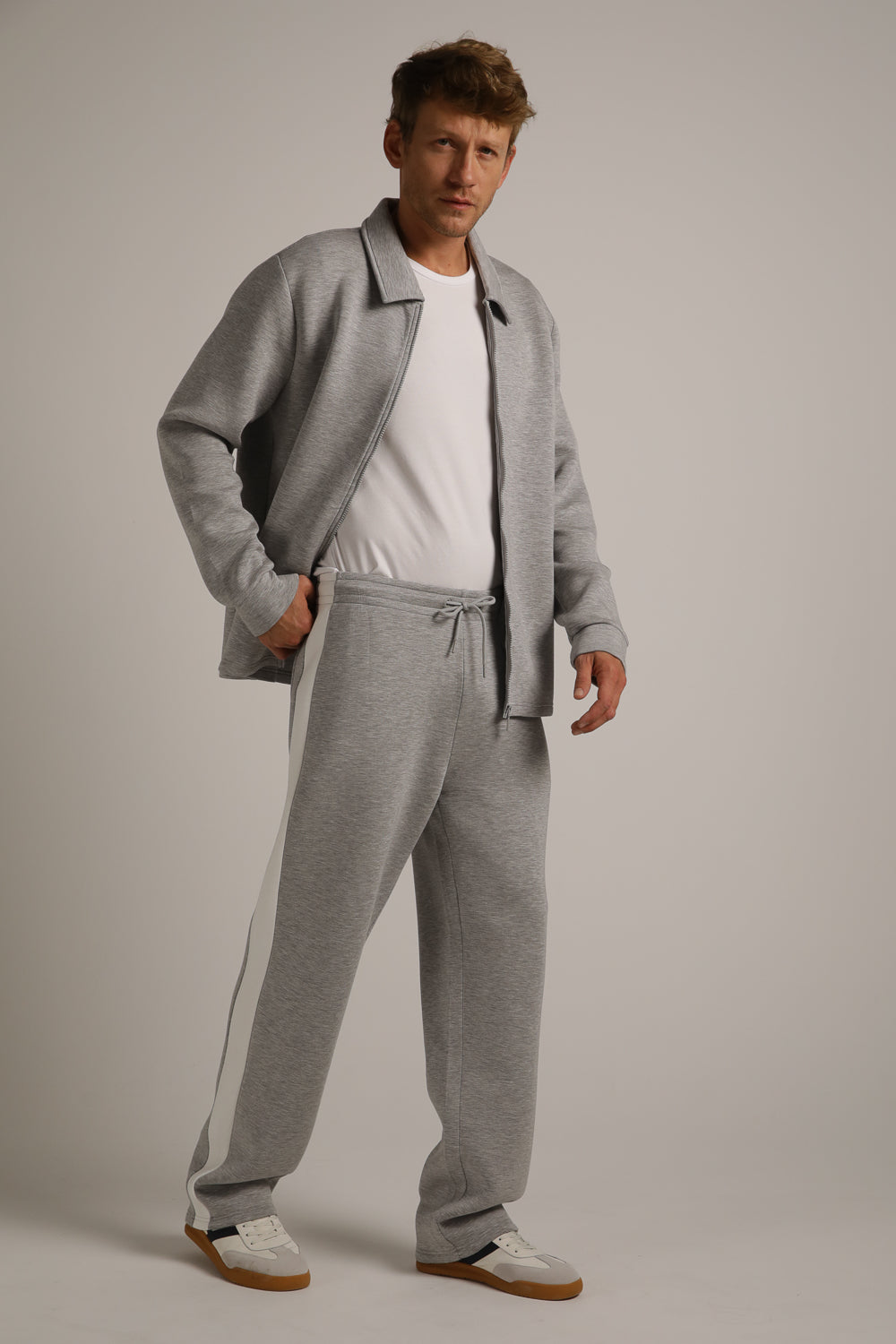 מכנסי טרנינג עם פסי צד | קנת קול