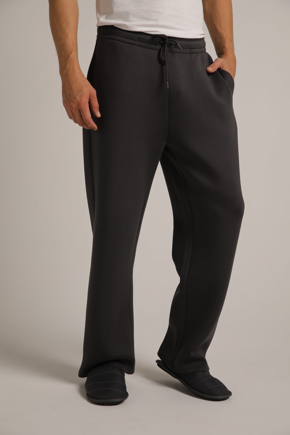 מכנסי טרנינג עם לוגו מובלט | קנת קול