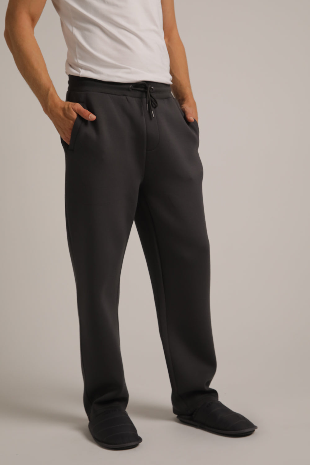 מכנסי טרנינג בגזרה ישרה | קנת קול