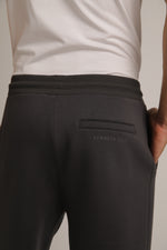 מכנסי טרנינג בגזרה ישרה | קנת קול