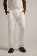 מכנסי טרנינג בגזרה ישרה | קנת קול