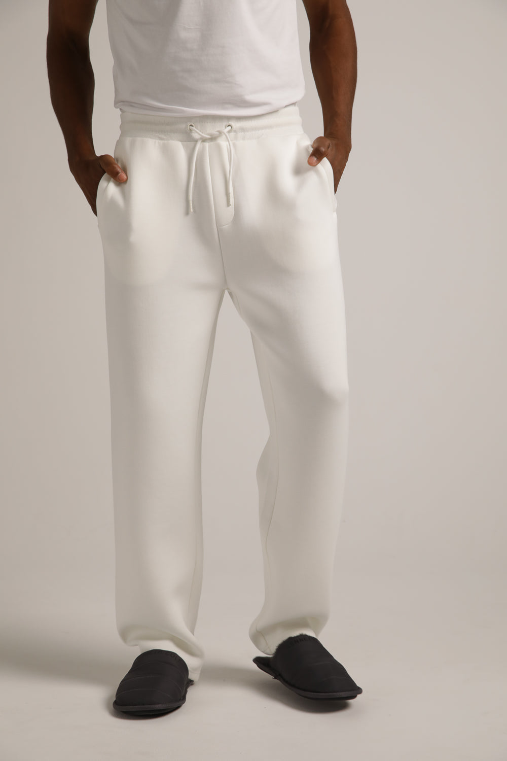 מכנסי טרנינג בגזרה ישרה | קנת קול