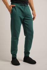 מכנסי טרנינג עם סיומת צרה | קנת קול