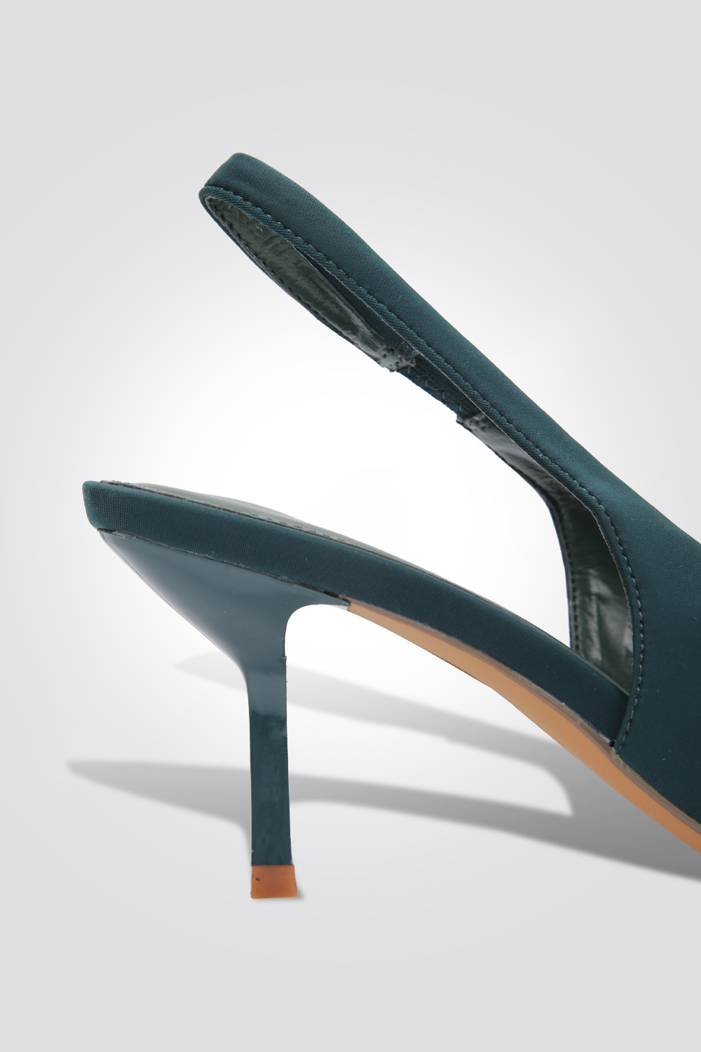 סנדלי עקב אלגניות בצבע ירוק