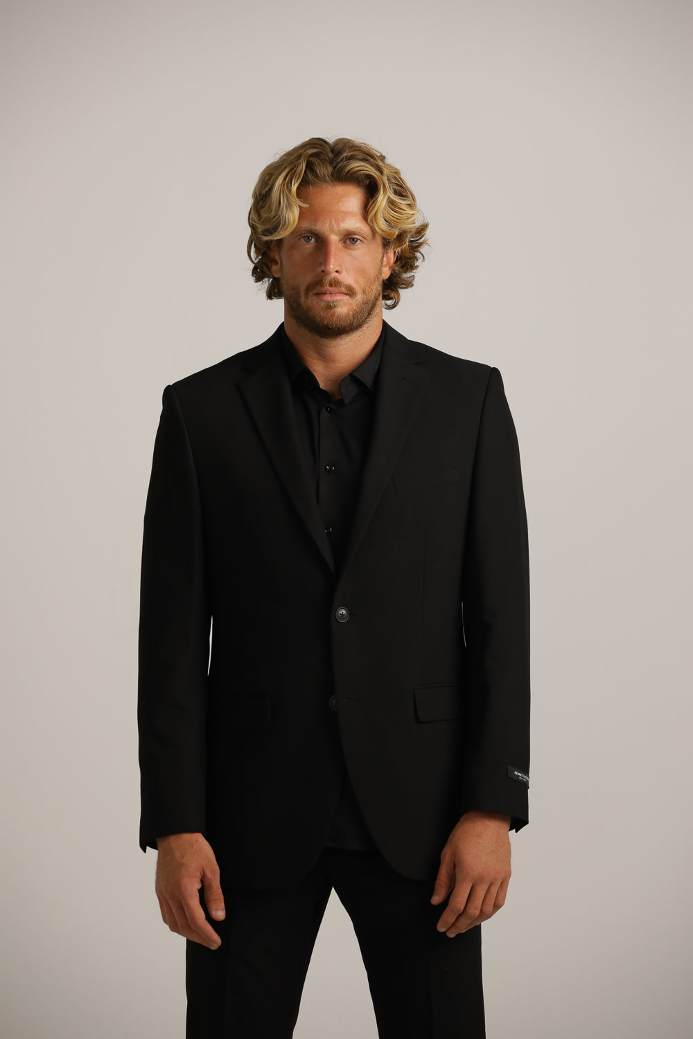 בלייזר בגזרה מחויטת | קנת קול