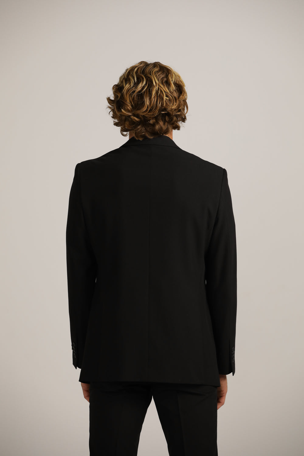 בלייזר בגזרה מחויטת | קנת קול